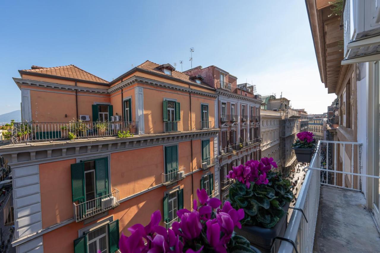 Bed and Breakfast Teatro Toledo 272 Neapel Exterior foto