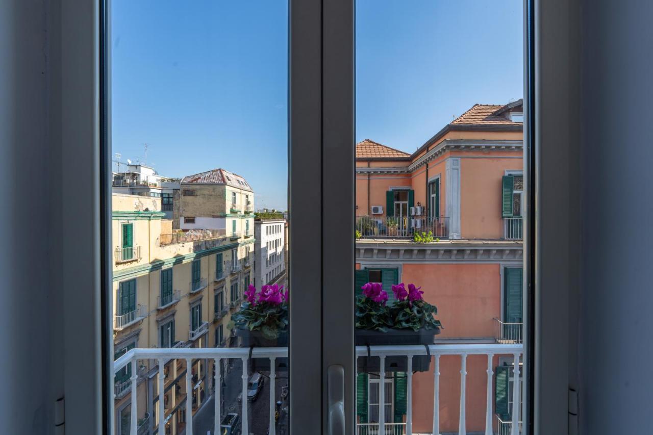 Bed and Breakfast Teatro Toledo 272 Neapel Exterior foto